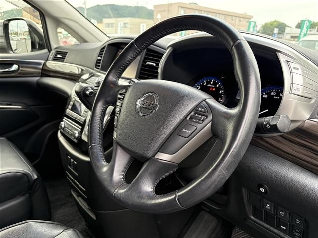Nissan ELGRAND 2014 7921977-1