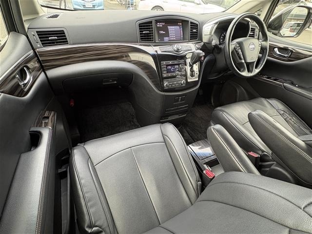 Nissan ELGRAND 2014 7921977-19