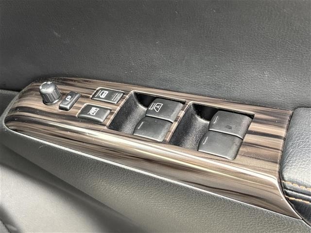 Nissan ELGRAND 2014 7921977-20