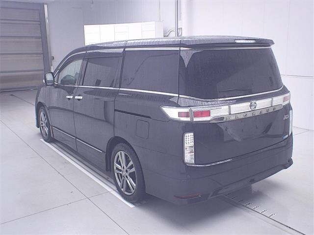Nissan ELGRAND 2013 7921982-1