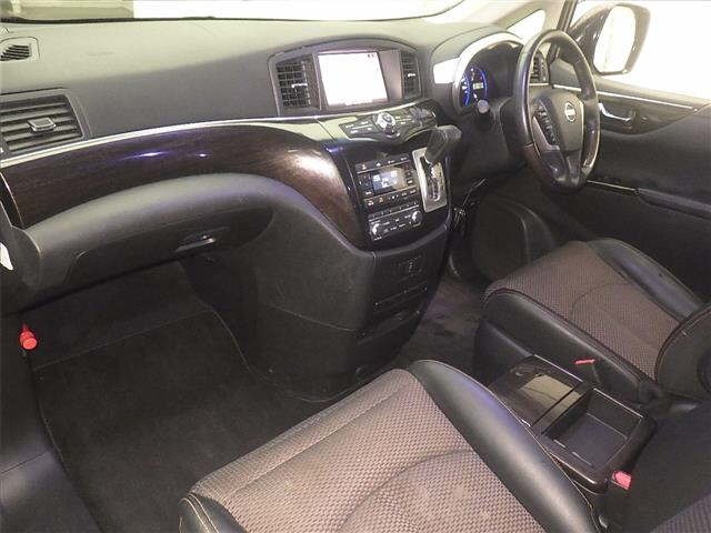 Nissan ELGRAND 2013 7921982-4