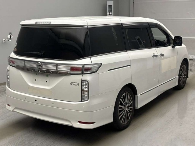Nissan ELGRAND 2021 7922024-1