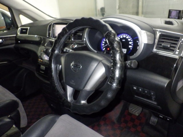 Nissan ELGRAND 2010 7922048-3