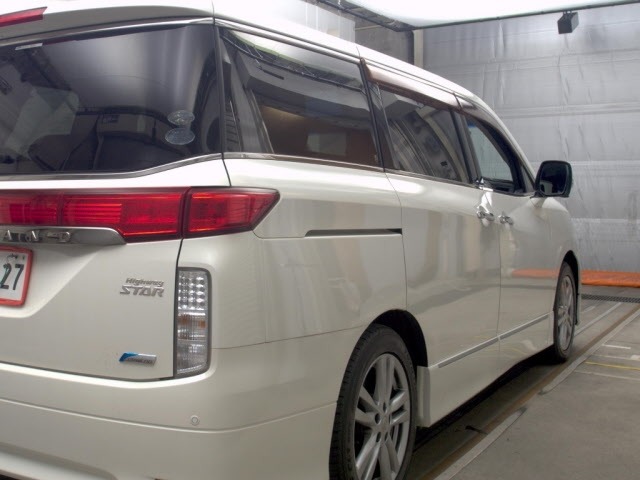 Nissan ELGRAND 2010 7922049-5