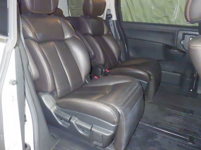 Nissan ELGRAND 2011 7922090-5
