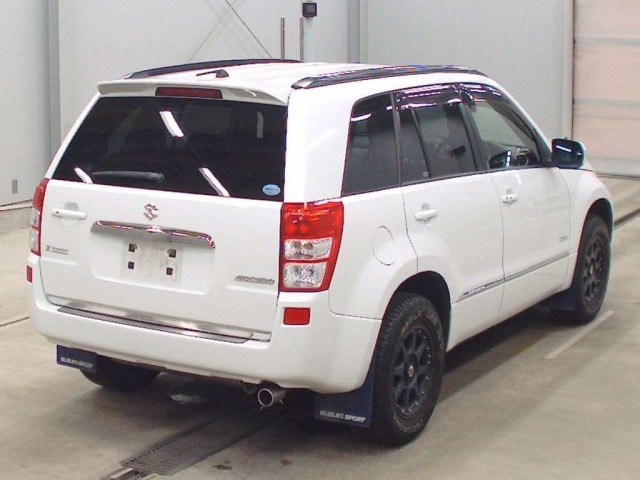 Suzuki ESCUDO 2014 7906528-1