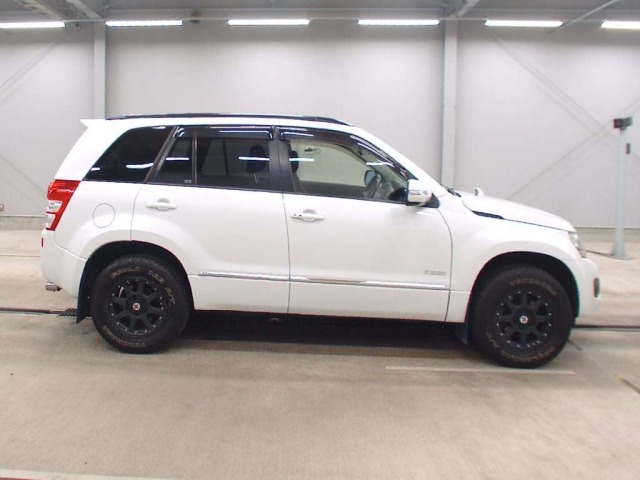 Suzuki ESCUDO 2014 7906528-3