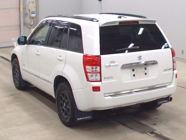 Suzuki ESCUDO 2014 7906528-6