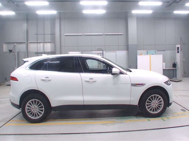 Jaguar F-PACE 2017 7911144-3