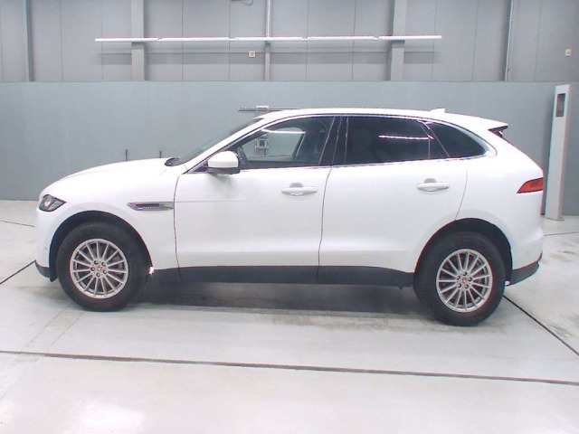 Jaguar F-PACE 2017 7911144-4