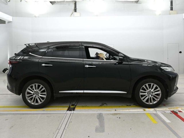 Toyota HARRIER 2017 7925752-3
