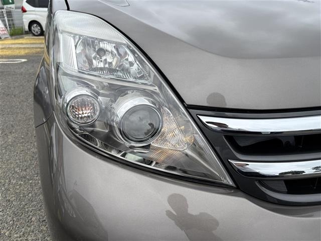 Toyota ISIS 2009 7916229-1