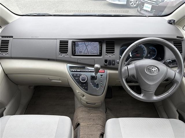 Toyota ISIS 2009 7916229-14