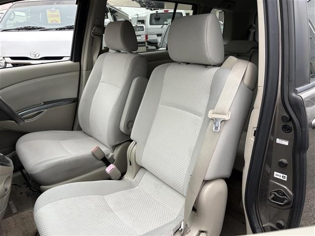 Toyota ISIS 2009 7916229-4