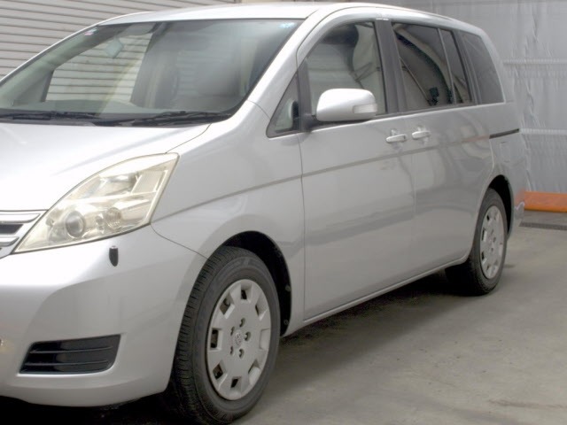 Toyota ISIS 2010 7916298-4