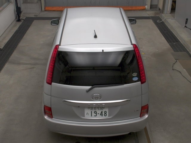 Toyota ISIS 2010 7916298-7