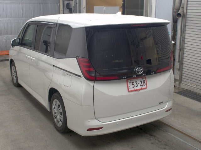 Toyota NOAH 2022 7923769-1