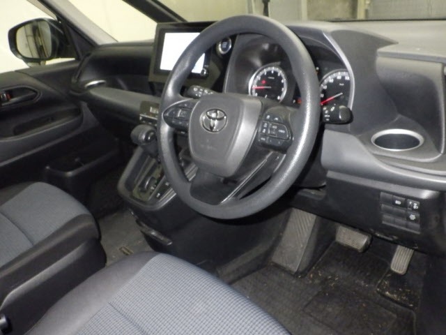 Toyota NOAH 2022 7923769-3