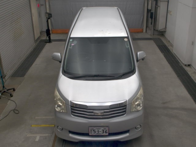 Toyota NOAH 2010 7923779-6