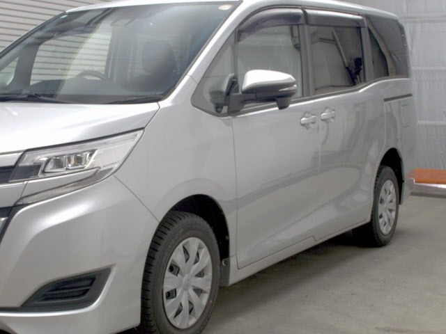 Toyota NOAH 2021 7923796-4