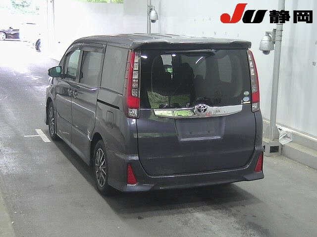 Toyota NOAH 2014 7923817-1