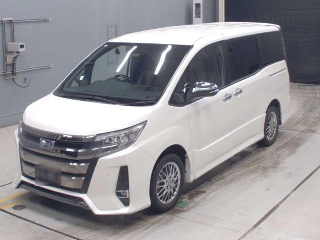 Toyota NOAH 2021 7923833-0