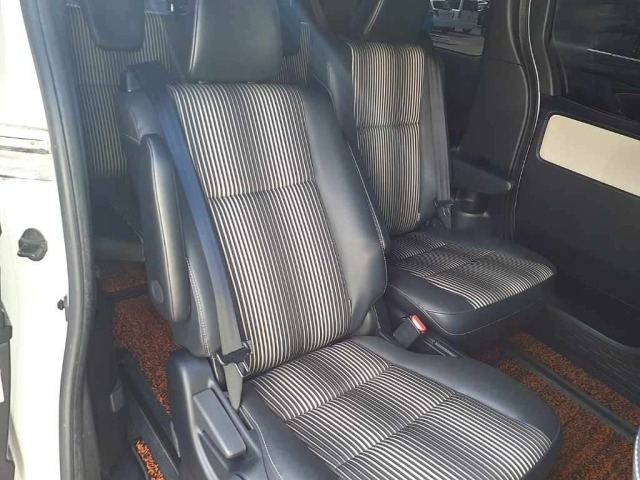 Toyota NOAH 2021 7923833-10