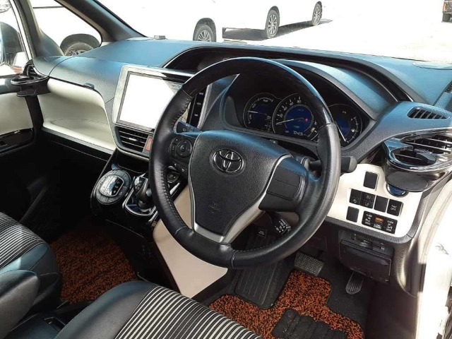 Toyota NOAH 2021 7923833-7