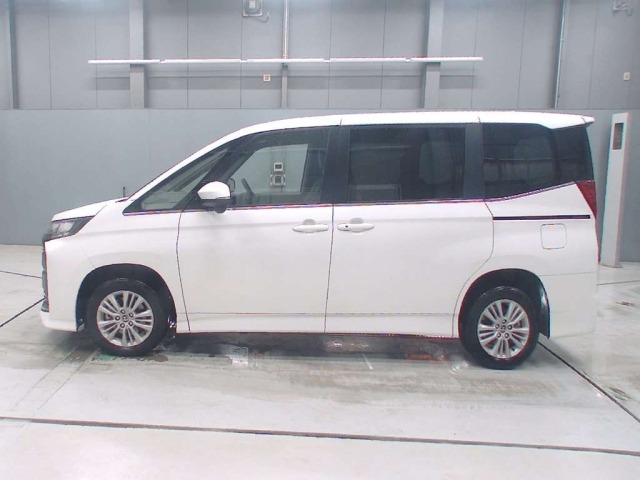 Toyota NOAH 2024 7923838-4