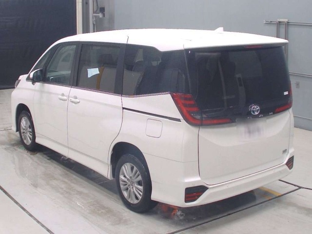 Toyota NOAH 2024 7923838-6