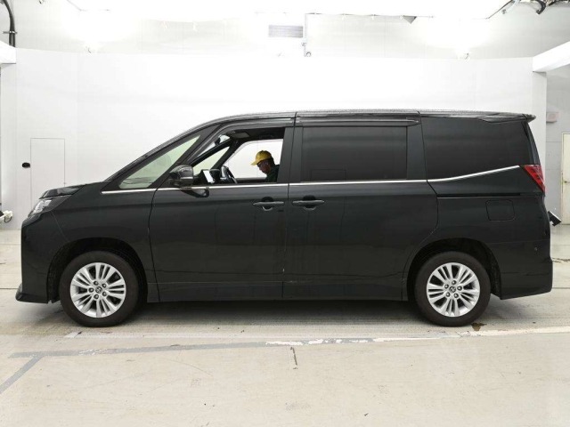 Toyota NOAH 2023 7923849-4