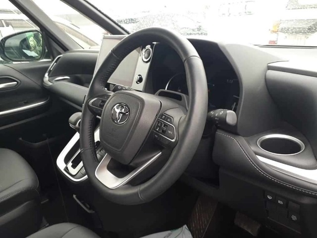 Toyota NOAH 2023 7923849-9