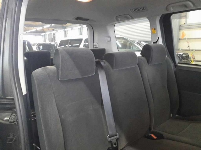 Toyota NOAH 2013 7923852-11