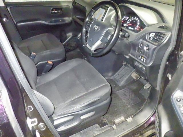 Toyota NOAH 2017 7923858-3
