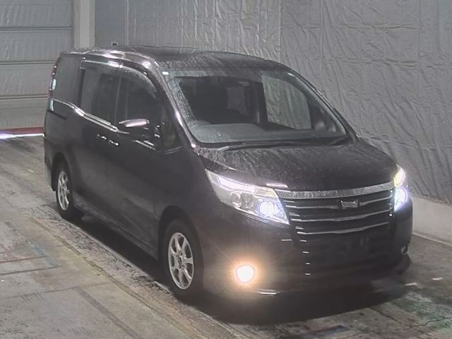 Toyota NOAH 2017 7923858-7