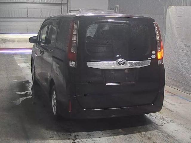 Toyota NOAH 2017 7923858-8