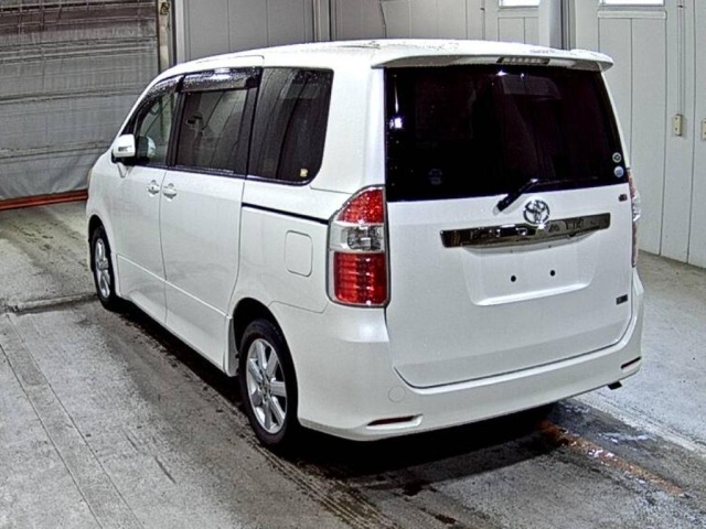 Toyota NOAH 2008 7923867-1