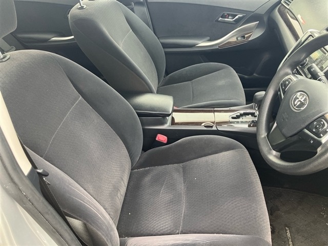 Toyota PREMIO 2017 7921966-5