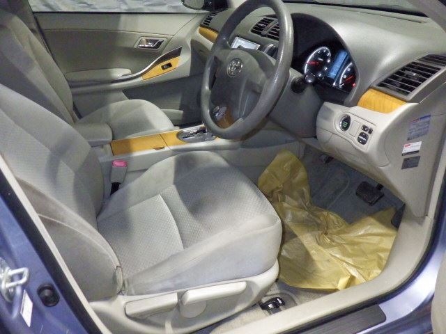 Toyota PREMIO 2009 7921970-3