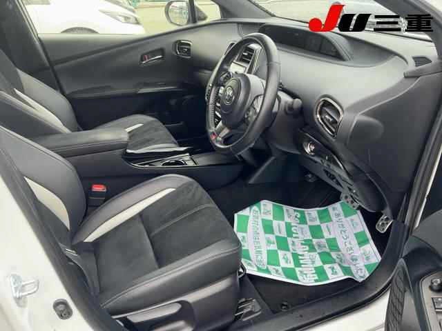 Toyota PRIUS PHV 2022 7923594-4