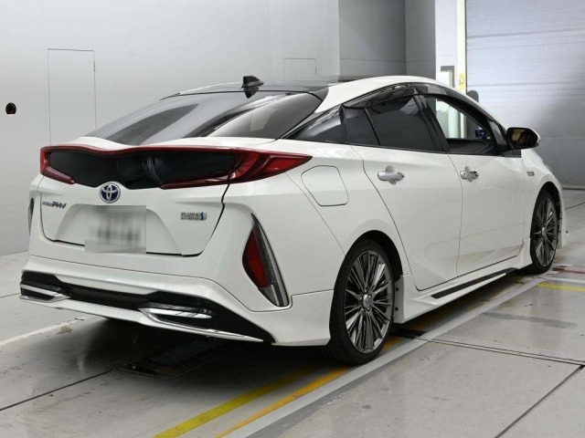 Toyota PRIUS PHV 2017 7923607-1