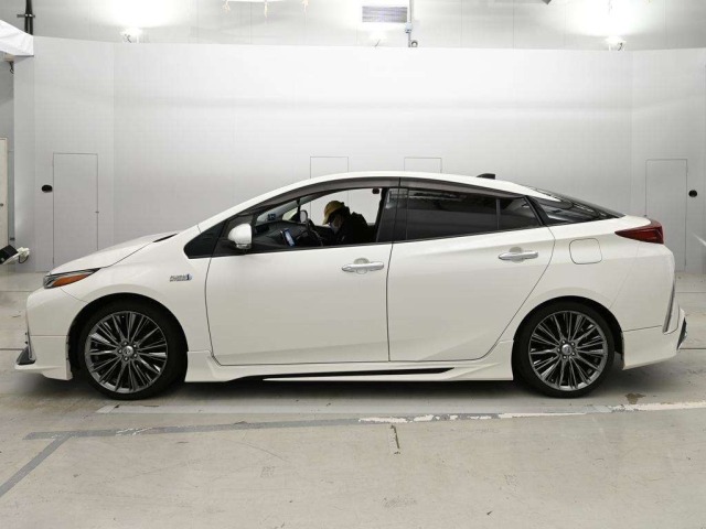 Toyota PRIUS PHV 2017 7923607-4