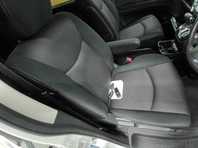 Nissan SERENA 2012 7924100-10