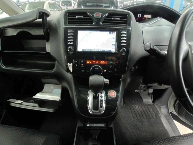 Nissan SERENA 2012 7924100-11