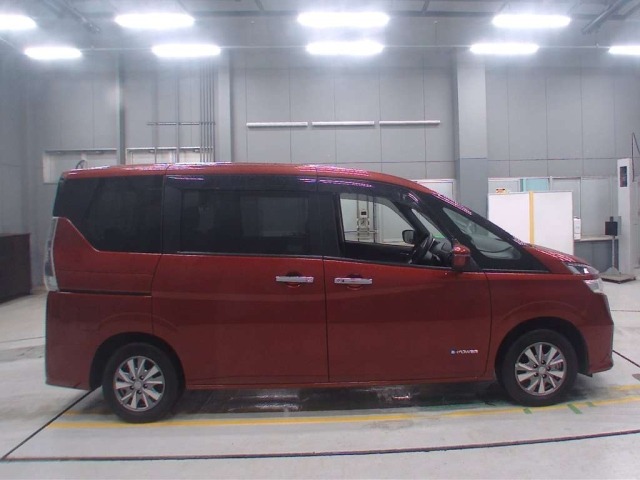 Nissan SERENA 2018 7924117-3