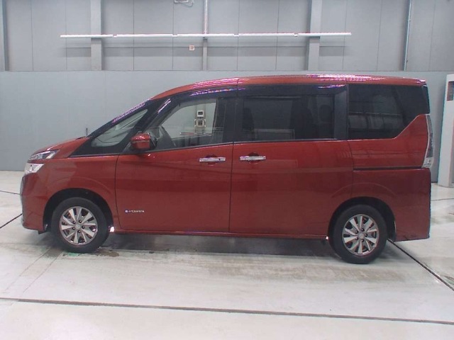 Nissan SERENA 2018 7924117-4