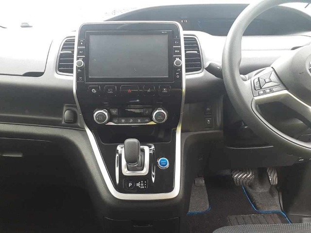 Nissan SERENA 2018 7924117-9