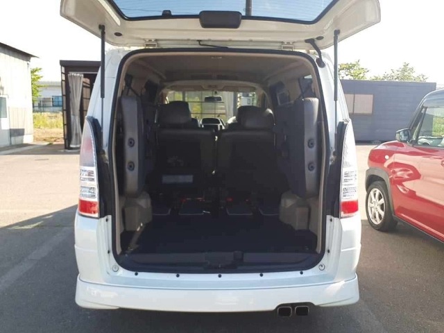 Nissan SERENA 2004 7924126-11