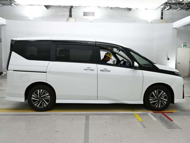 Nissan SERENA 2025 7924159-3
