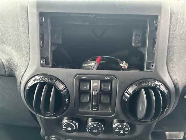 Chrysler 300 2012 7943776-6